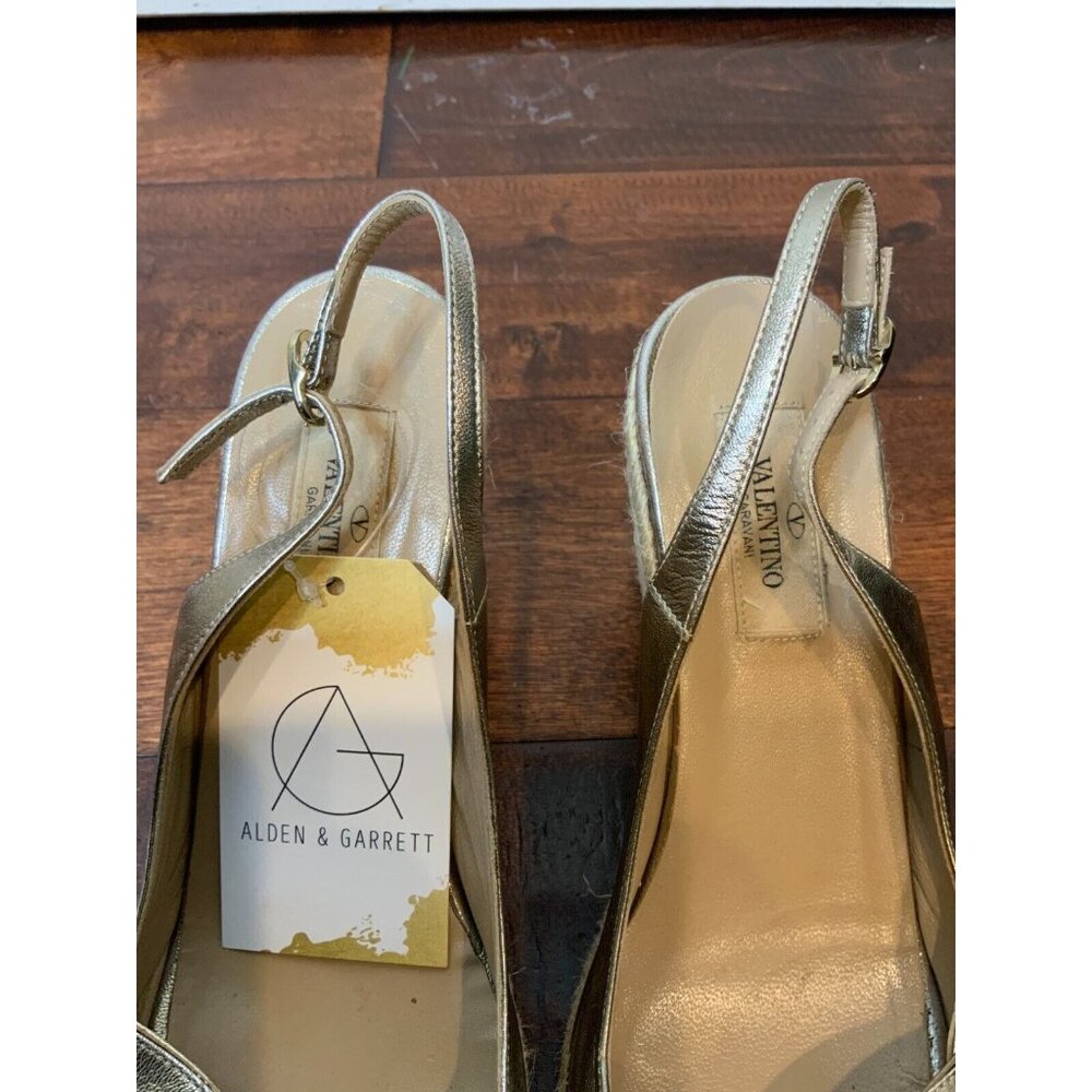 Valentino Garavani Silver Leather Bow Espadrilles Wedge Heels, Size 9 | 39 - Picture 3 of 7